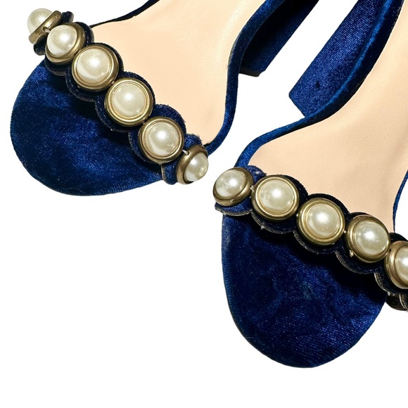 Qupid Heels 7 Blue Velvet w/ Pearl Accents - Picture 3 of 10